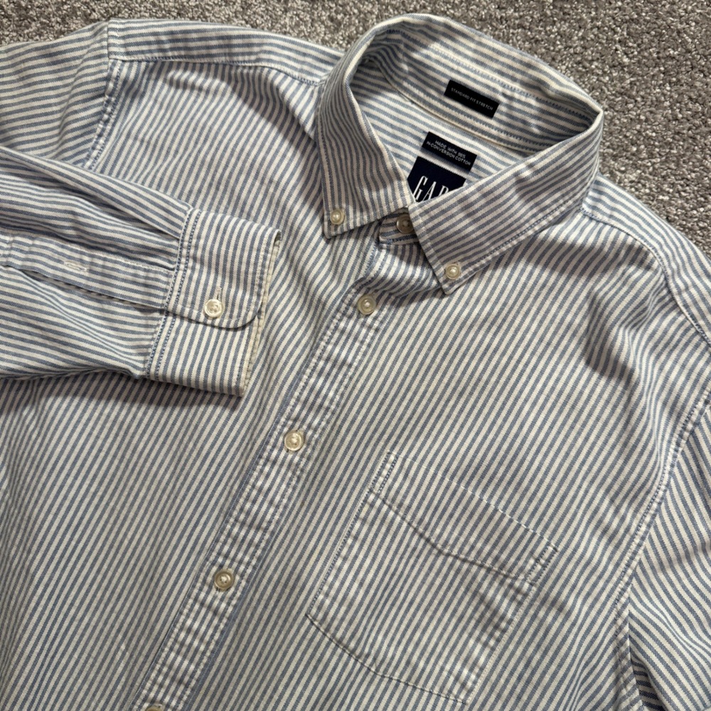 GAP Shirt Mens Medium Blue White Striped Cotton Preppy Business Oxford OCBD